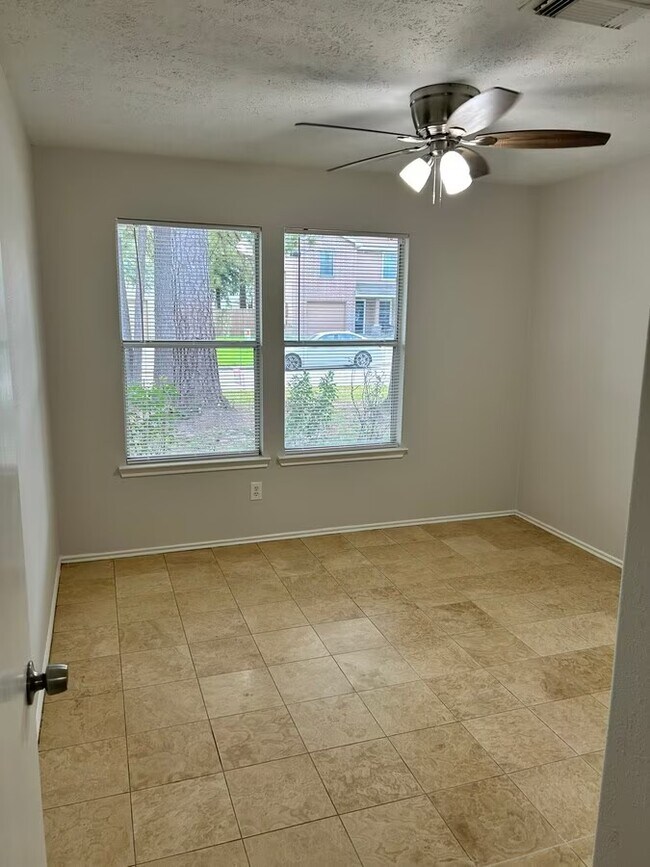Foto del edificio - 16782 Fallen Timbers Dr