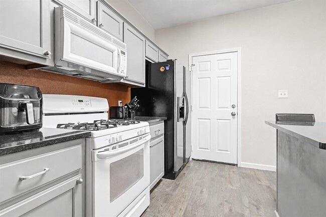 Building Photo - 207 Kates Way