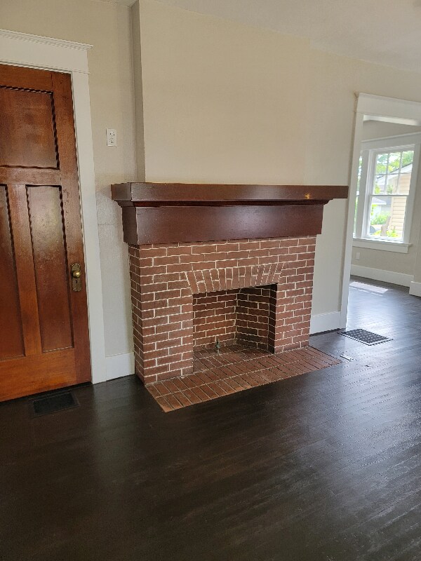 Foto del edificio - 2112 Ravenwood Ave