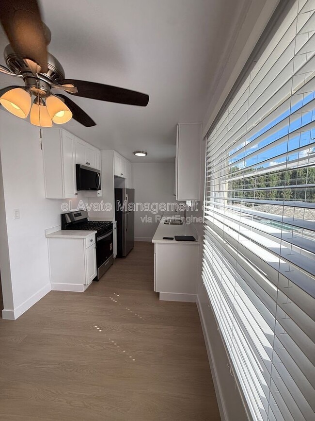 Foto del edificio - 14119 Gilmore St