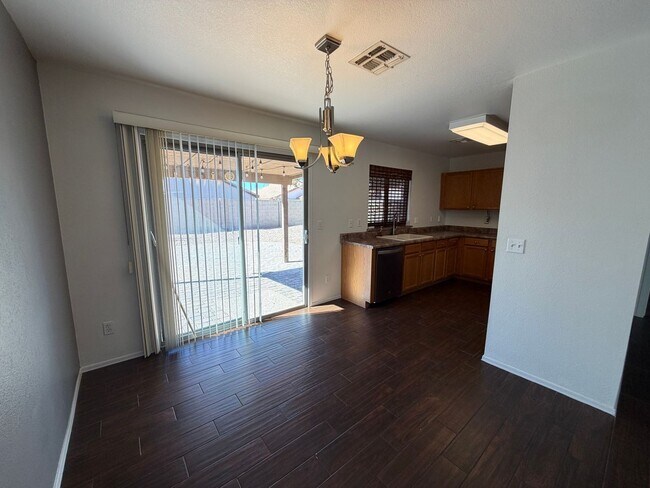 Foto del edificio - 13825 W Ironwood St