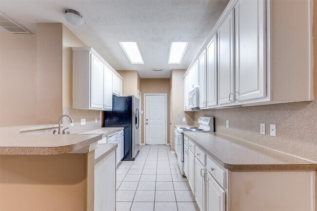 Foto del edificio - 3323 Atherton Canyon Ln