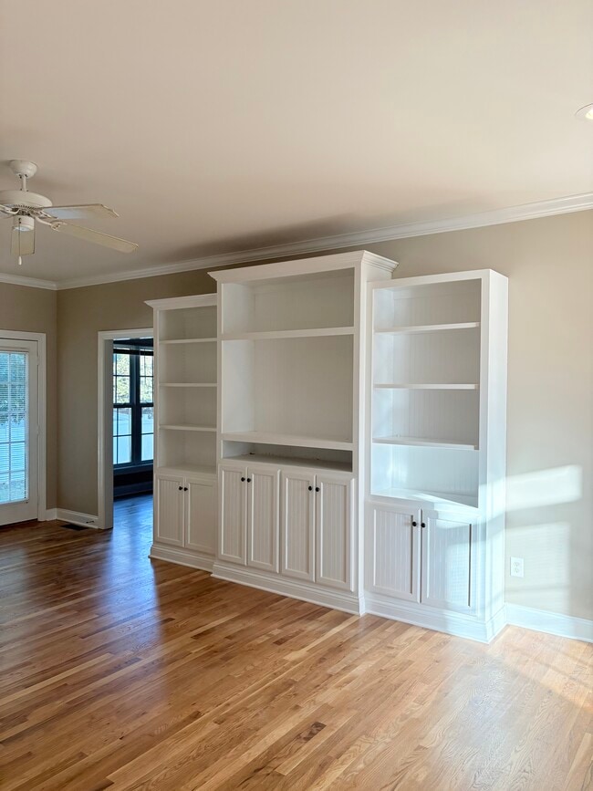 Building Photo - 2635 Danhaven Dr