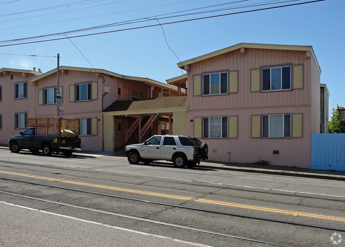 Primary Photo - 3231-3241 Taraval St