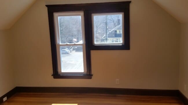 Building Photo - 230 S Main St