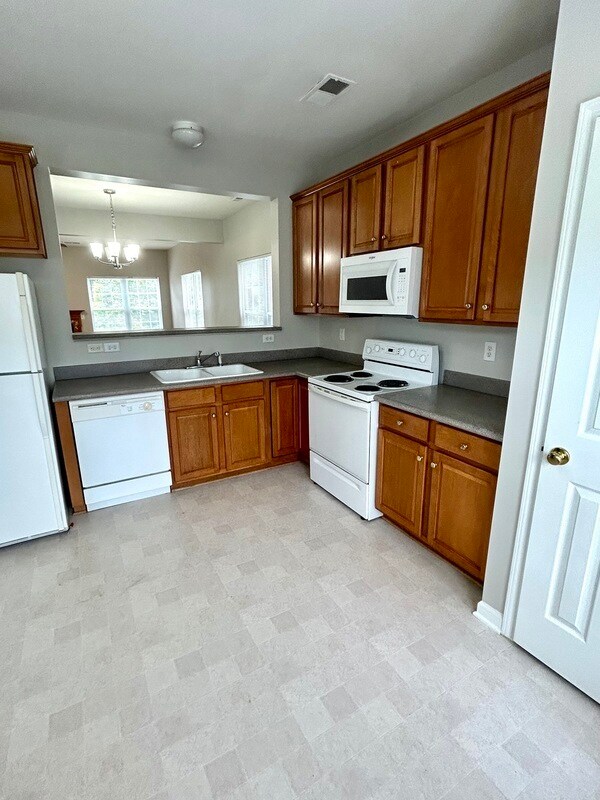 Building Photo - 9839 Treeside Ln