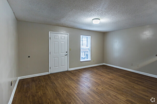 1BR, 1BA - 624SF - Living Room - Manor Park Apartments