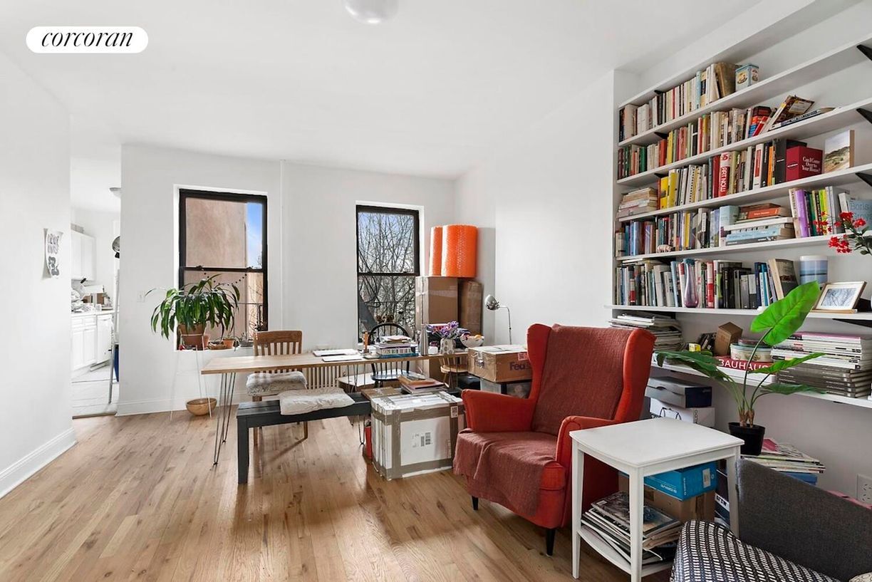 Foto principal - 653 Greene Ave