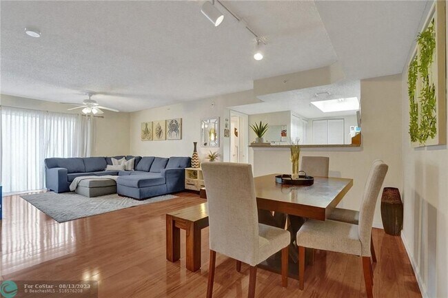 Foto del edificio - 5041 Wiles Rd