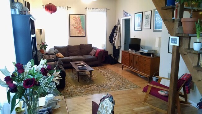 Foto del edificio - 1639 N Claremont Ave