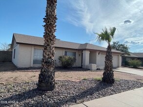 Building Photo - 5201 W Calavar Rd