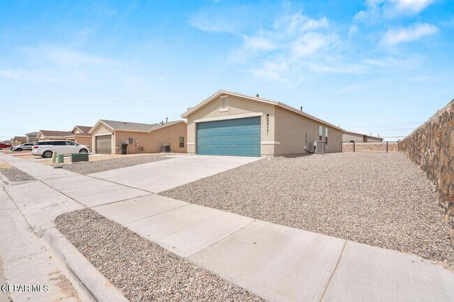 Foto del edificio - 14581 Firewheel Ave