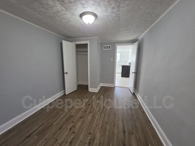 Building Photo - 2207 W Laskey Rd