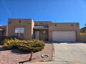 Building Photo - 9 Autumn Light Pl