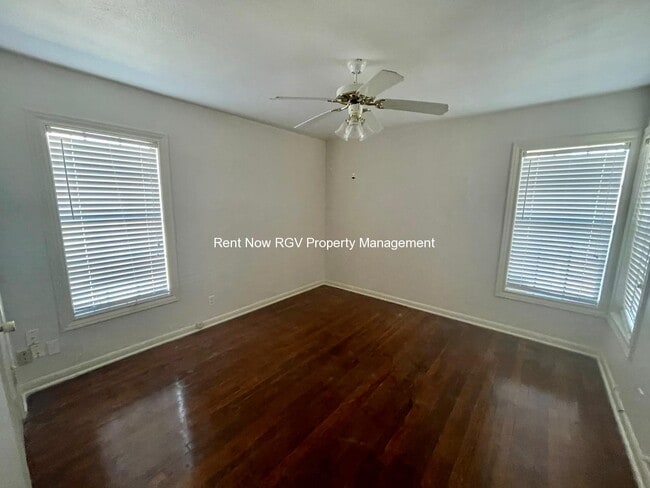 Building Photo - 1400 Vine Ave