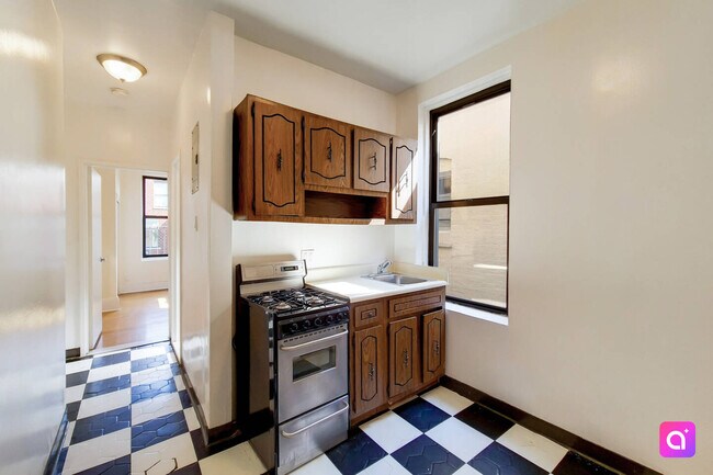 Foto del edificio - 211 W 80th St