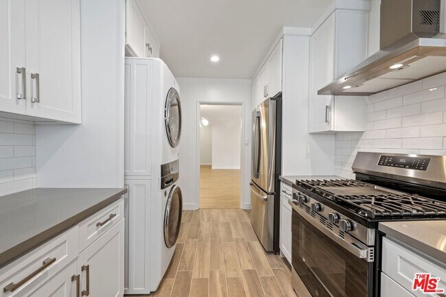 Foto del edificio - 1248 N Crescent Heights Blvd