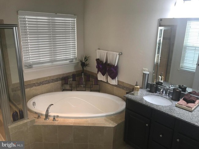 Foto del edificio - 12690 Lakeside Ct