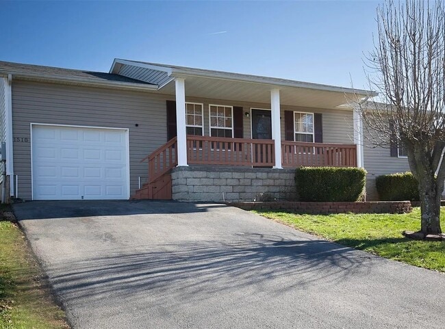 Building Photo - 1518 Calgary Way