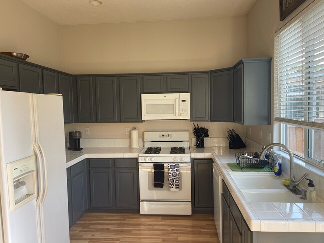 Foto del edificio - 8813 Oakfield Ln
