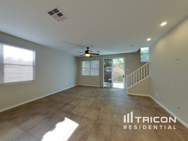 Building Photo - 5947 Varese Dr