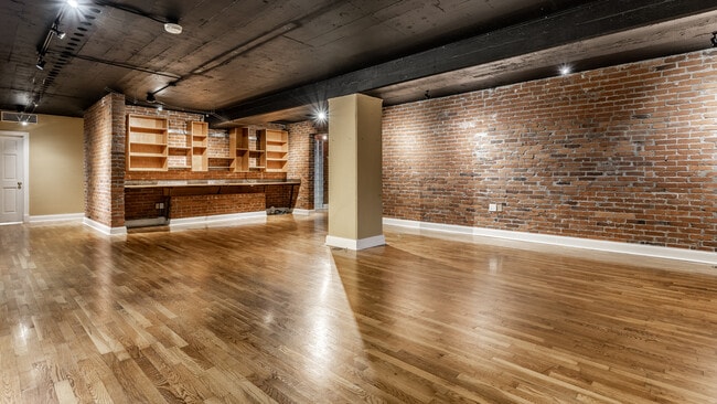 Custom Built Shelves - 18 N Belmont Ave