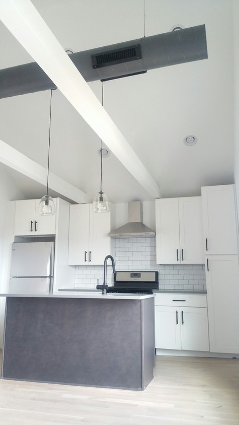 Primary Photo - 1242 W Huron St
