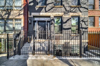 Building Photo - 1817 N Honore St
