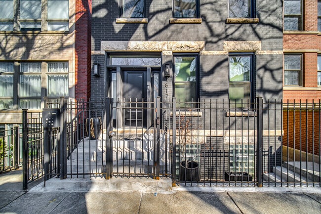 Building Photo - 1817 N Honore St