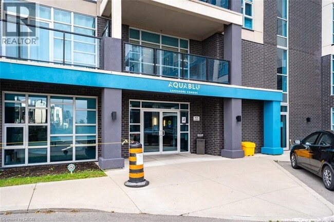 Building Photo - 10 Concord Pl