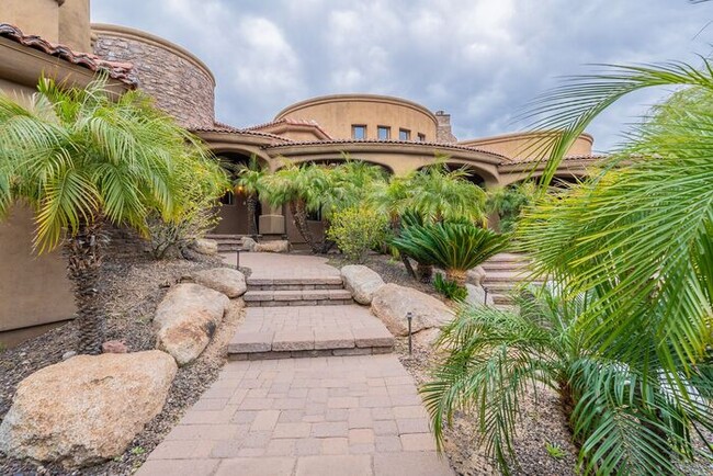 Building Photo - Luxurious Furnished Scottsdale Home Availa...