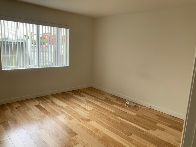 Foto del edificio - 11825 Courtleigh Dr