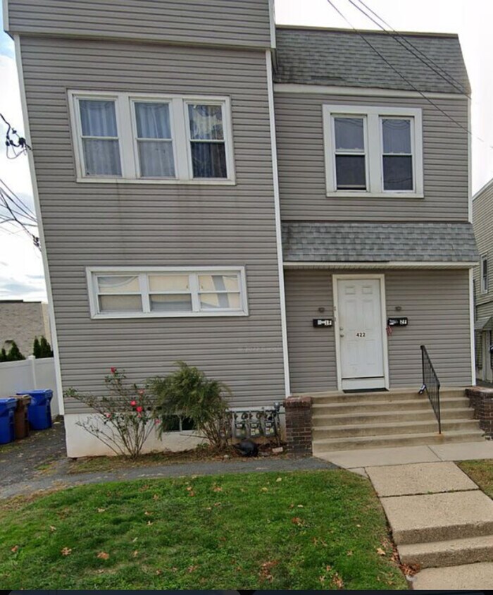 Foto principal - 420 Bacheller Ave
