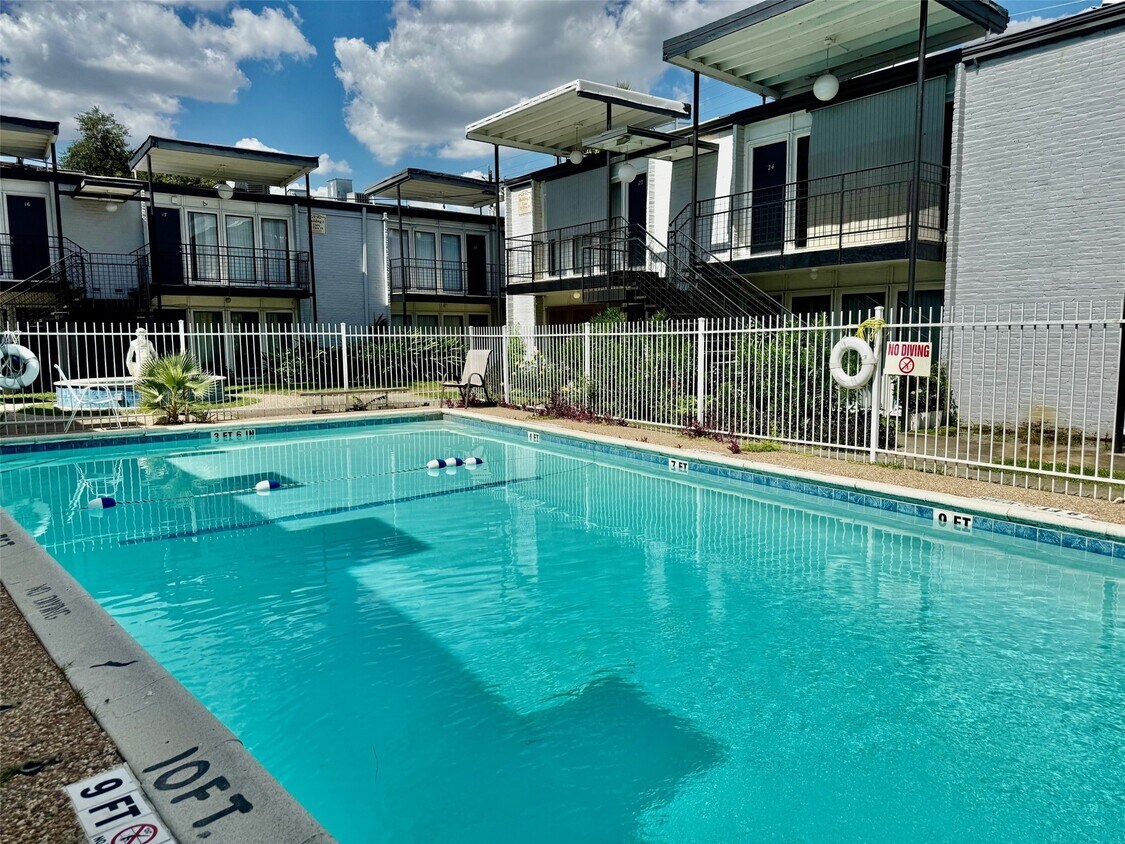 Foto principal - 1000 Heights Blvd