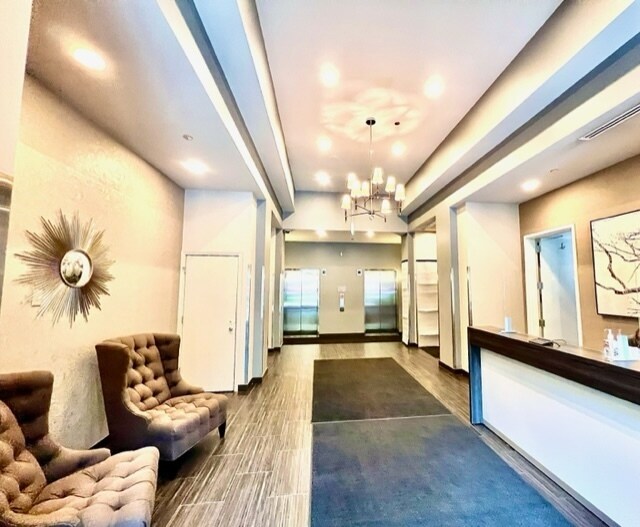 Foto del edificio - 451 W Huron St