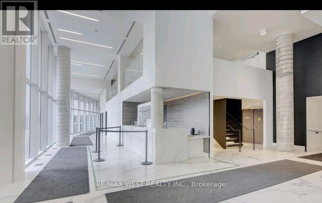 Building Photo - 2916 Highway 7