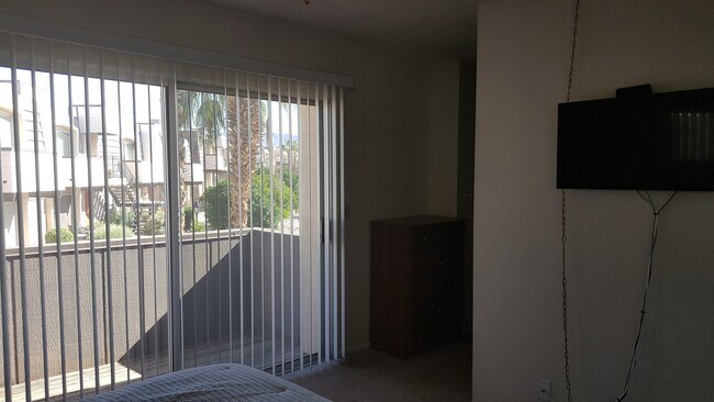 Building Photo - Furnished Condo- Summer Rental
