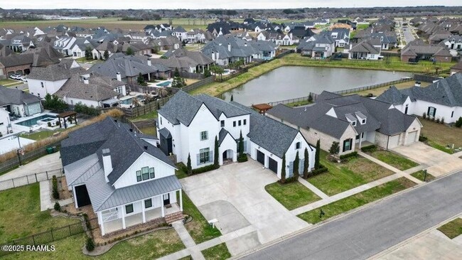 Building Photo - 103 Fox Tail Trl