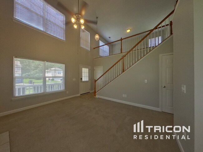 Foto del edificio - 1623 Long Paw Ln