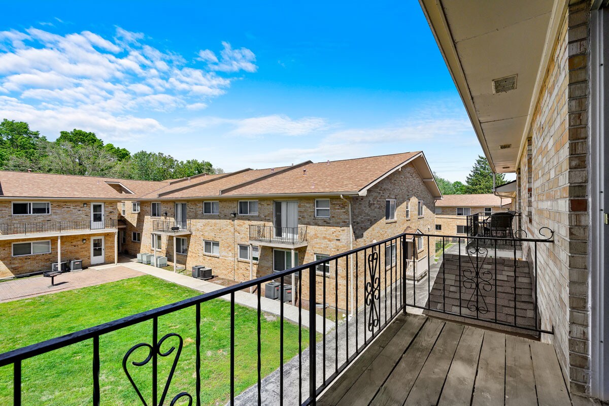 8911 E 67th St, Raytown, MO 64133 Apartments Raytown, MO