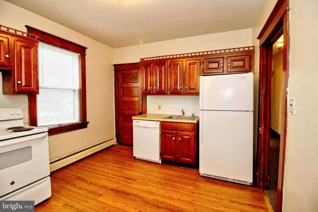 Building Photo - 1401 Rosemont Ave