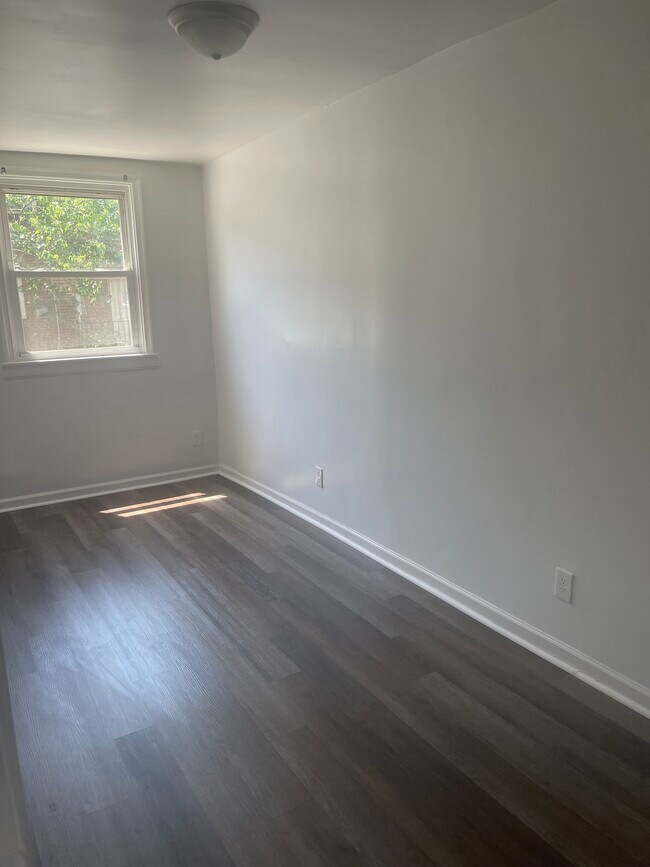 Foto del edificio - 808 Derwyn Rd