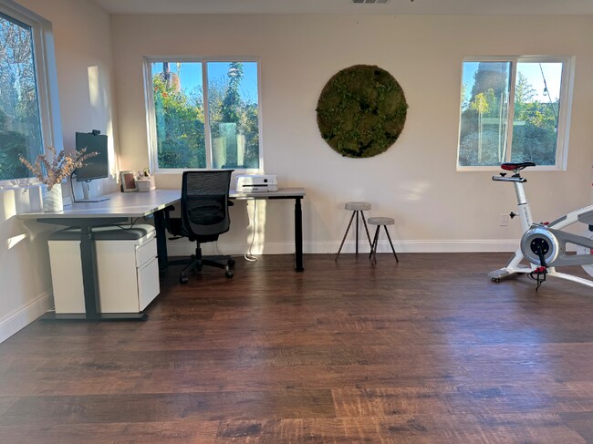 Building Photo - 6902 Vista Del Sol Dr