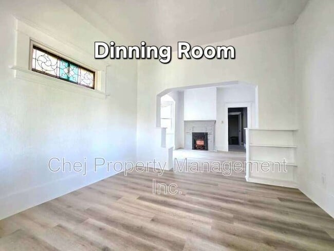 Building Photo - 11734 87 St NW