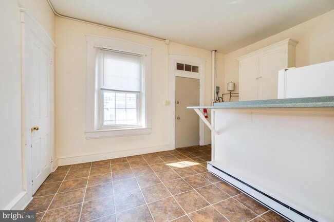 Foto del edificio - 302 W Main St