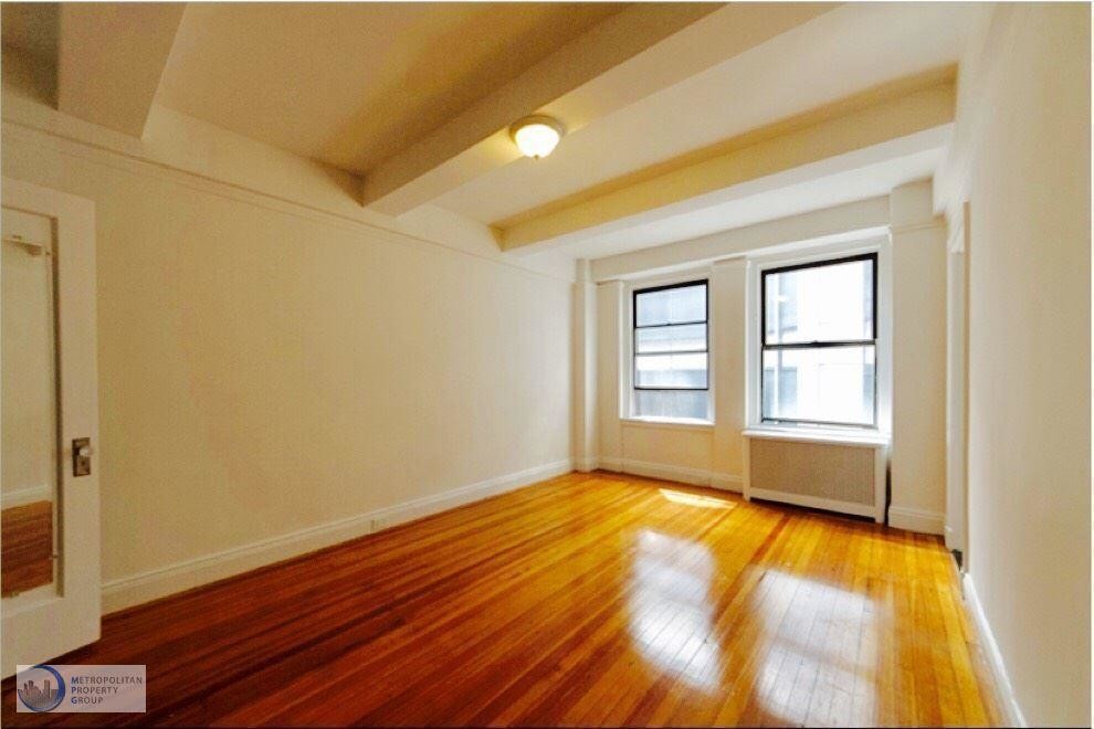 Building Photo - 145 W 55th St