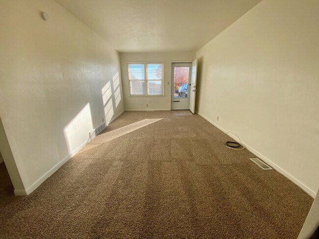 Building Photo - 2904-2906 NORTH RIVER BOULEVARD