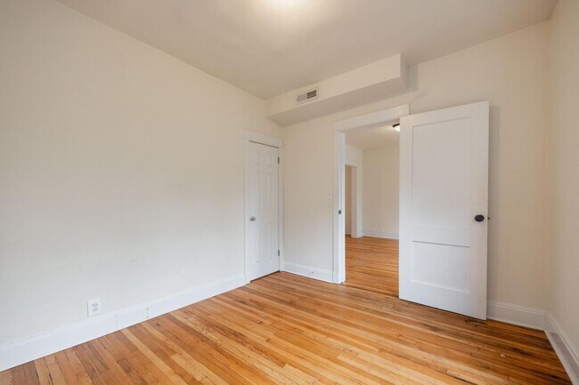 Building Photo - 1522 N Kedzie Ave