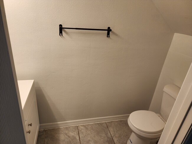 Building Photo - 3001 S Pines Dr