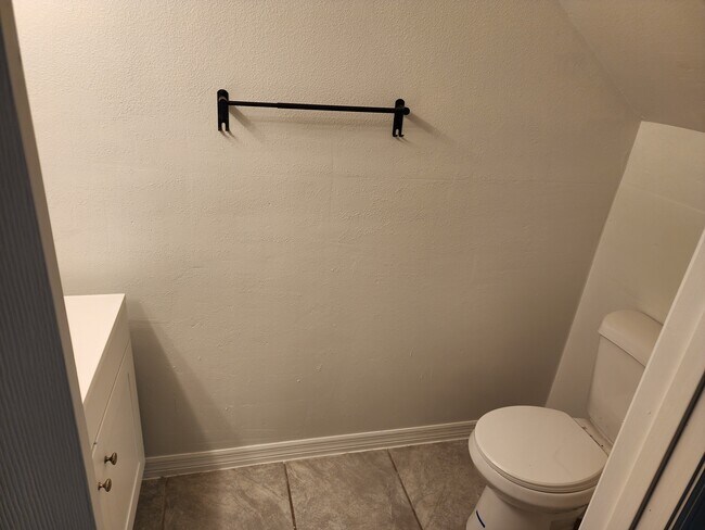 Foto del edificio - 3001 S Pines Dr